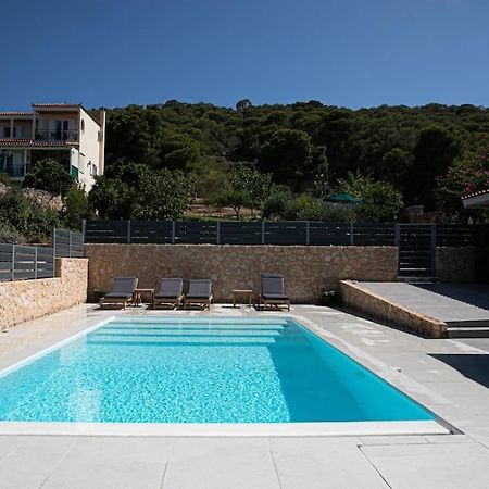 Vila Pine House Agioi Exteriér fotografie